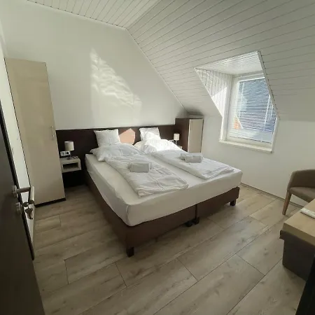 Varlak Vendeghaz Siofok